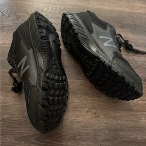 New Balance Men's Black Trail Running Shoes with Reflective 'N'